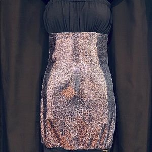 NWOT Beyoncés brand Dereon body contour dress.